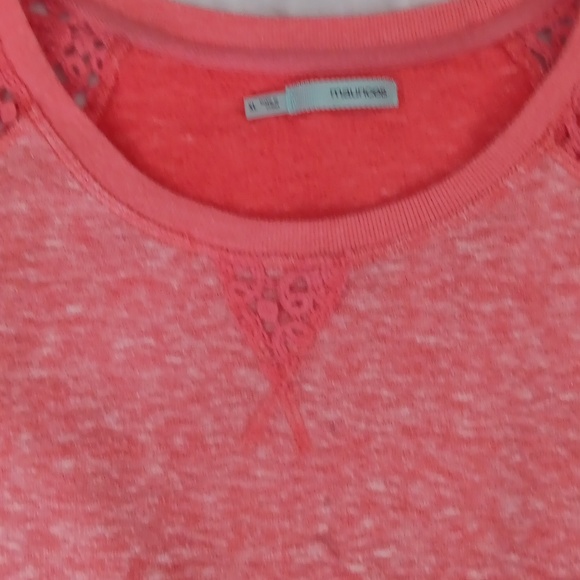 Pull over semi sweatshirt/top. - Picture 3 of 6